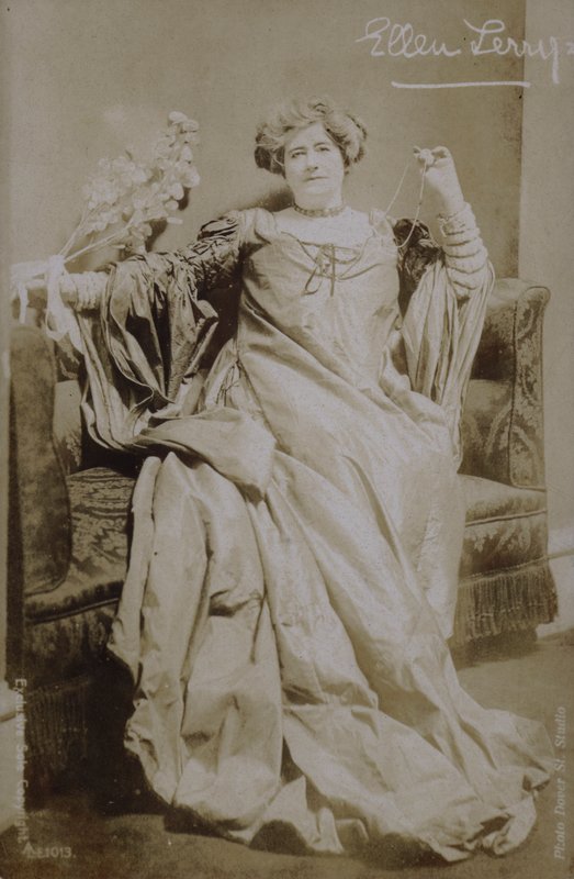 Ellen Terry (f/w fotó) alkotó: English Photographer