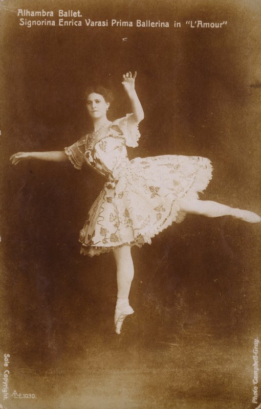 Enrica Varasi, a L "Amour" primabalerina az Alhambra Balettben, Londonban alkotó: English Photographer