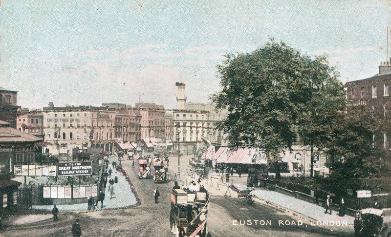 Euston Road Londonban alkotó: English Photographer