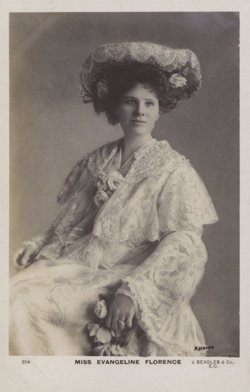 Evangeline Florence, amerikai születésű brit szoprán alkotó: English Photographer