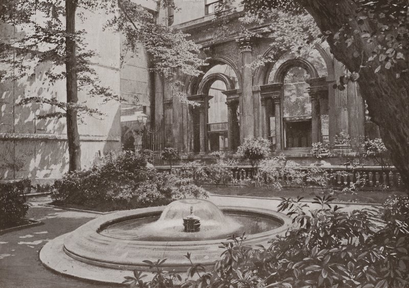 Garden Court, Bank of England alkotó: English Photographer