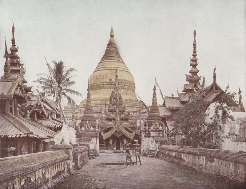 Aranyozott pagoda a pogánynál (színes fotó) alkotó: English Photographer