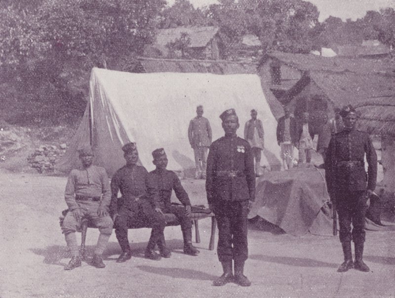 Gurkhas a táborban alkotó: English Photographer