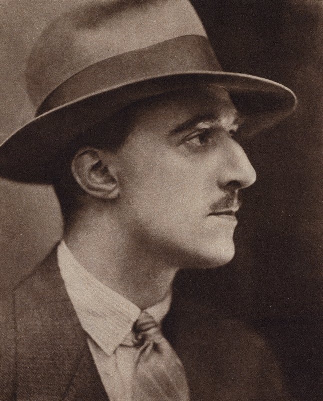 H V Morton, angol újságíró és utazási író (fekete-fehér fotó) alkotó: English Photographer