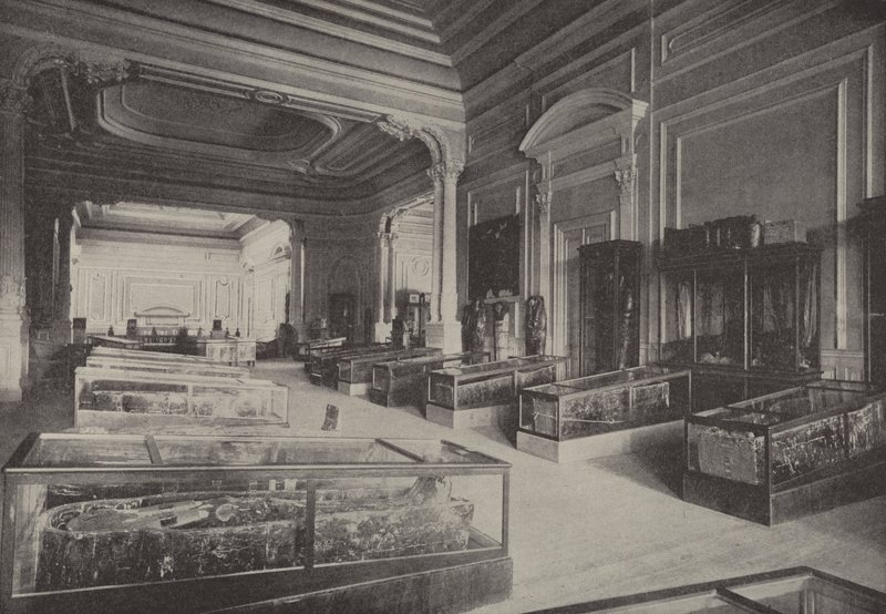 A királyi múmiák terme, amelyben II. Ramszesz, Izrael fiait elnyomó múmiája található alkotó: English Photographer
