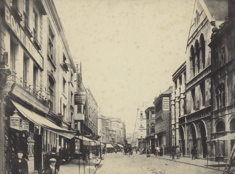 High Street, Exeter, Devon alkotó: English Photographer