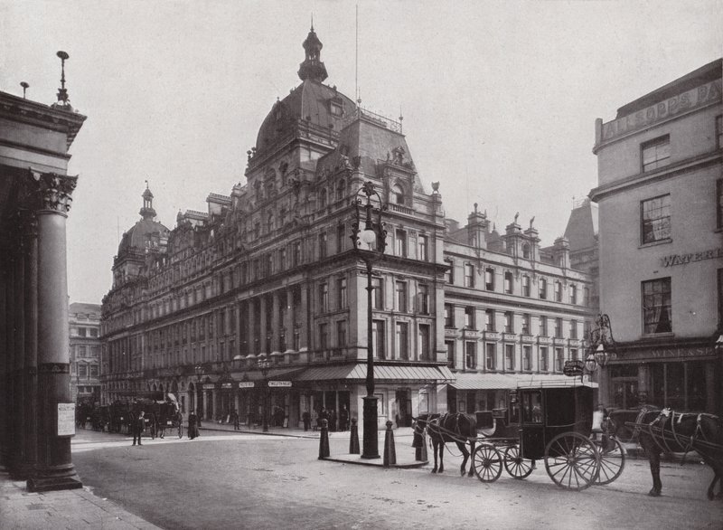 Őfelsége Színháza és a Carlton Hotel, a Haymarket alkotó: English Photographer