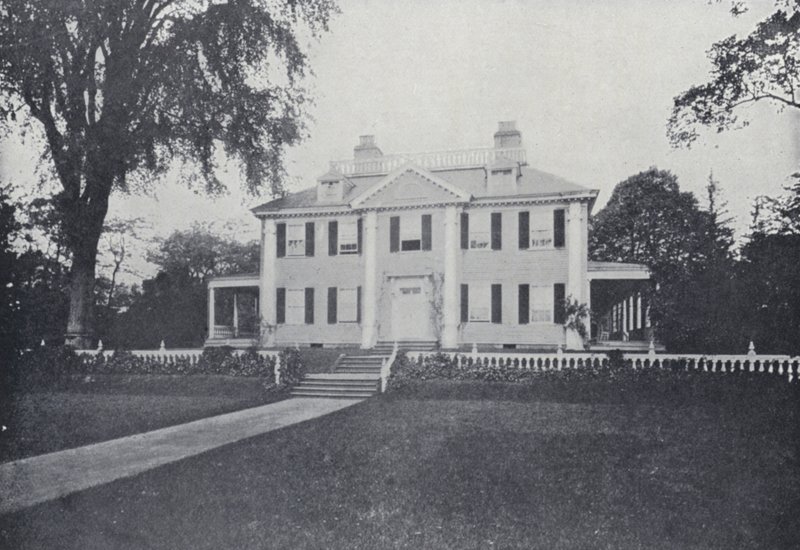 Henry Wadsworth Longfellow otthona, Cambridge, Massachusetts (f/w fotó) alkotó: English Photographer