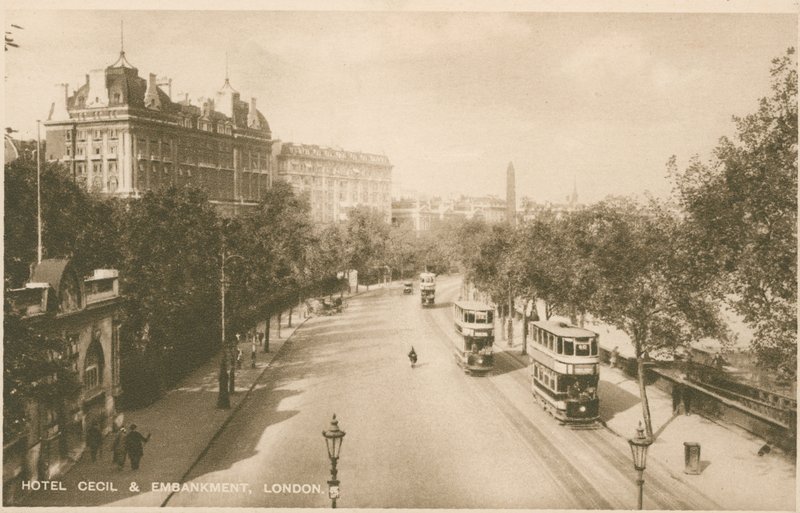 Hotel Cecil és Embankment, London alkotó: English Photographer