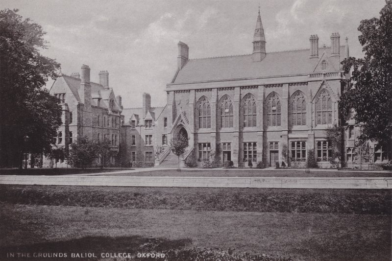 A Grounds Balliol College-ban, Oxfordban alkotó: English Photographer