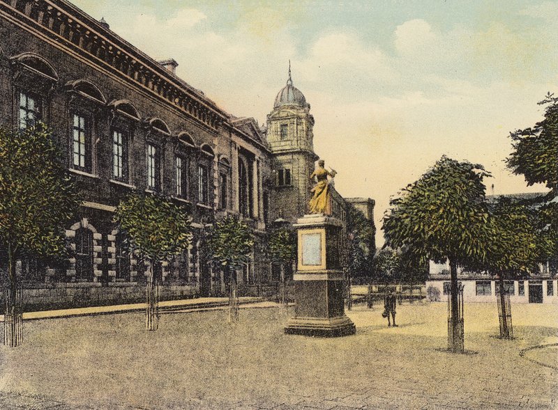 Jersey: Royal Square és Court House (színes fotó) alkotó: English Photographer