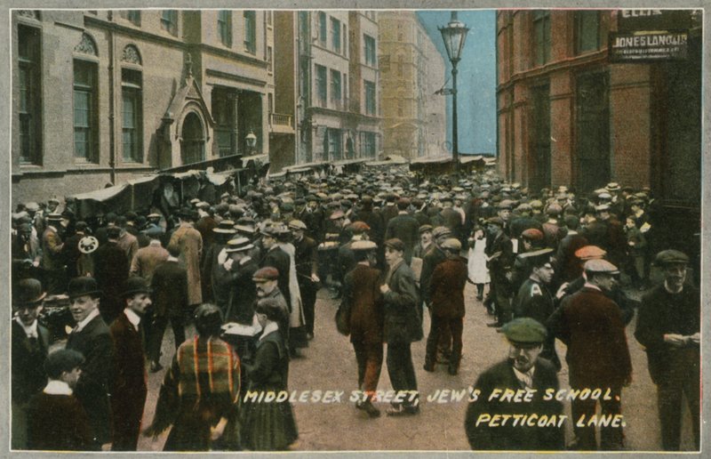 Jews Free School, Middlesex Street, Petticoat Lane, London alkotó: English Photographer