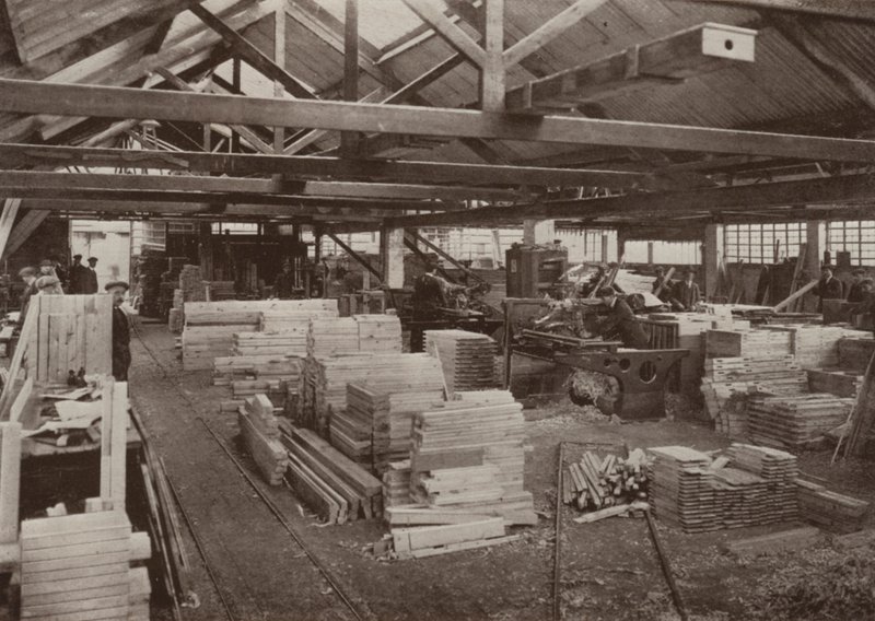 Asztalosgyár, Burton-on-Trent: Asztalosipari gépműhely 2. sz. képe (f/w fotó) alkotó: English Photographer