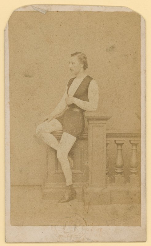 Jules Leotard alkotó: English Photographer