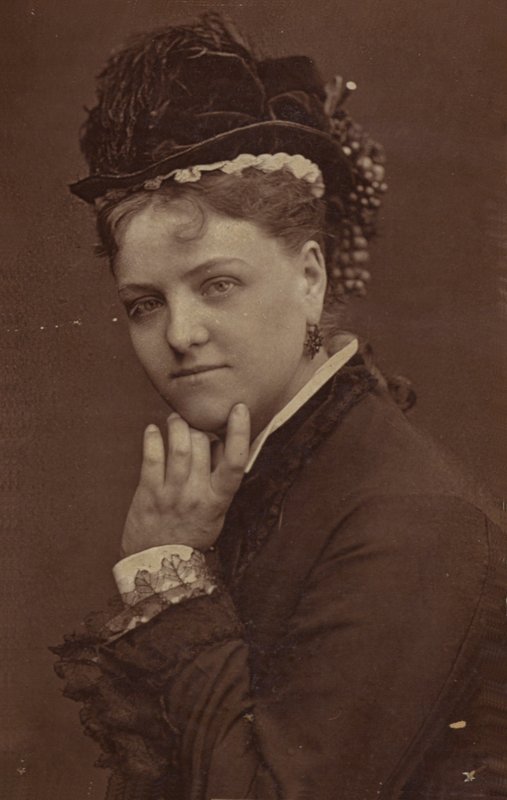 Kate Bishop alkotó: English Photographer