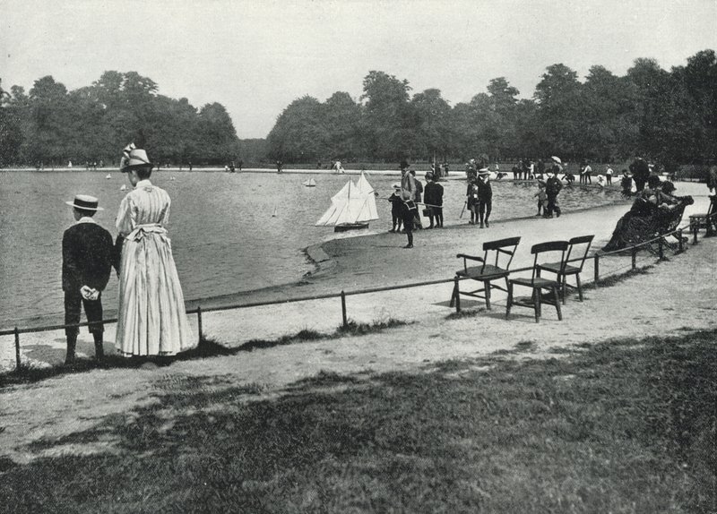 Kensington Gardens, a kerek tó (f/w fotó) alkotó: English Photographer