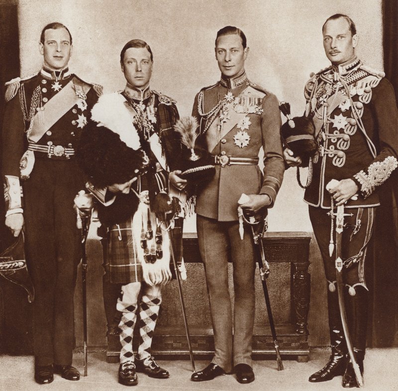 VIII. Edward király (balról a második) és testvérei (fekete-fehér fotó) alkotó: English Photographer