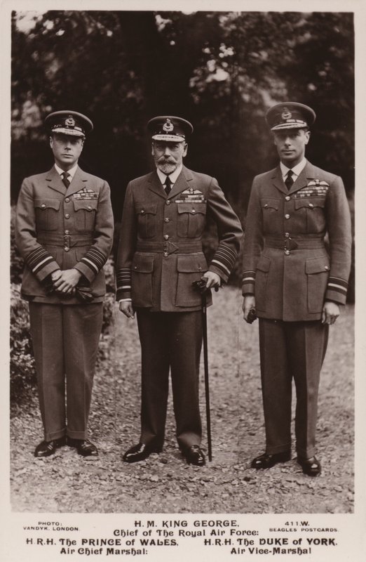 V. György király, a walesi herceg és York hercege a légierő egyenruhájában alkotó: English Photographer