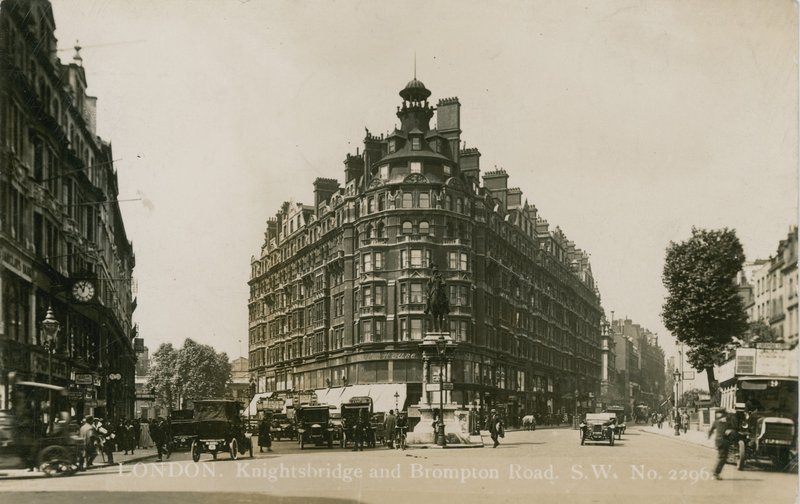 Knightsbridge és Brompton Road, S W, London alkotó: English Photographer