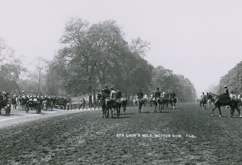 Ladys Mile, Rotten Row, Hyde Park, London alkotó: English Photographer