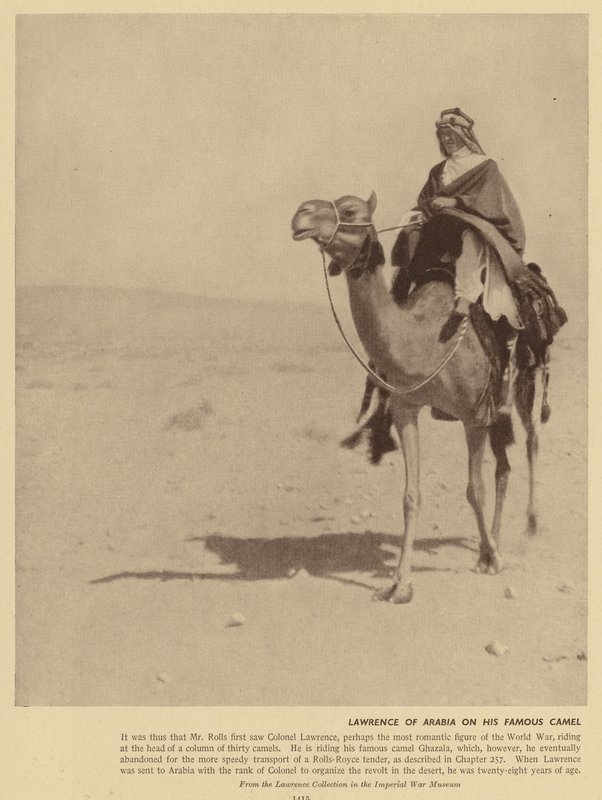Arábiai Lawrence ezen a híres tevén (fekete-fehér fotó) alkotó: English Photographer