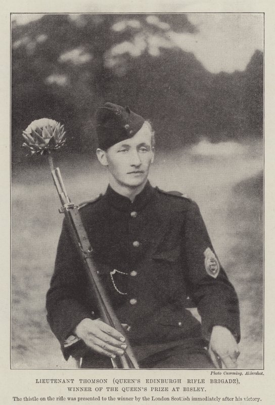 Thomson hadnagy (Queens Edinburgh Lövészdandár), a Bisley-i Queens-díj nyertese alkotó: English Photographer