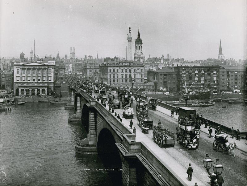 London Bridge, London alkotó: English Photographer