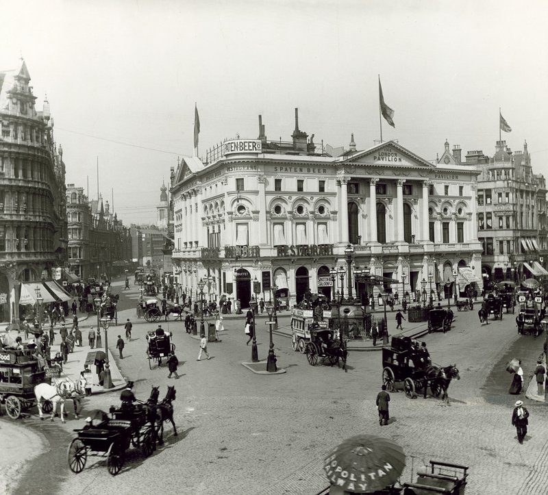 Londoni pavilon, Piccadilly Circus, London, 1900 körül alkotó: English Photographer