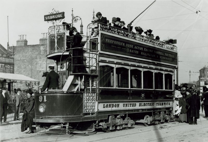 London United Electric Tramways alkotó: English Photographer