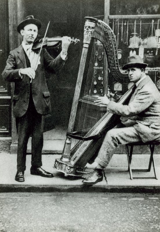 Londoni utcazenészek alkotó: English Photographer