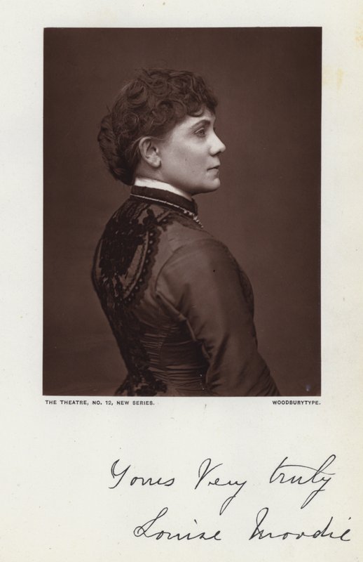 Louise Moodie (fekete-fehér fotó) alkotó: English Photographer