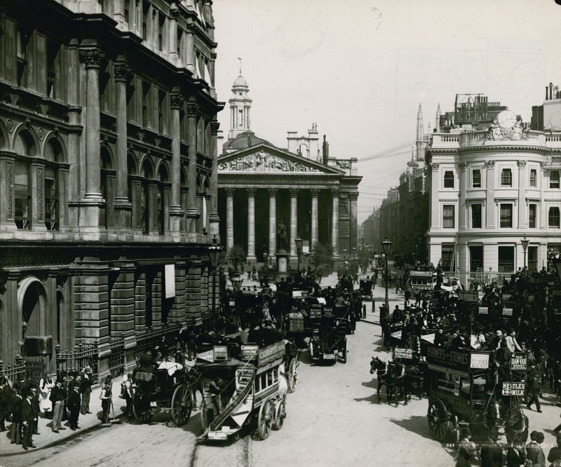 Mansion House Street, London alkotó: English Photographer
