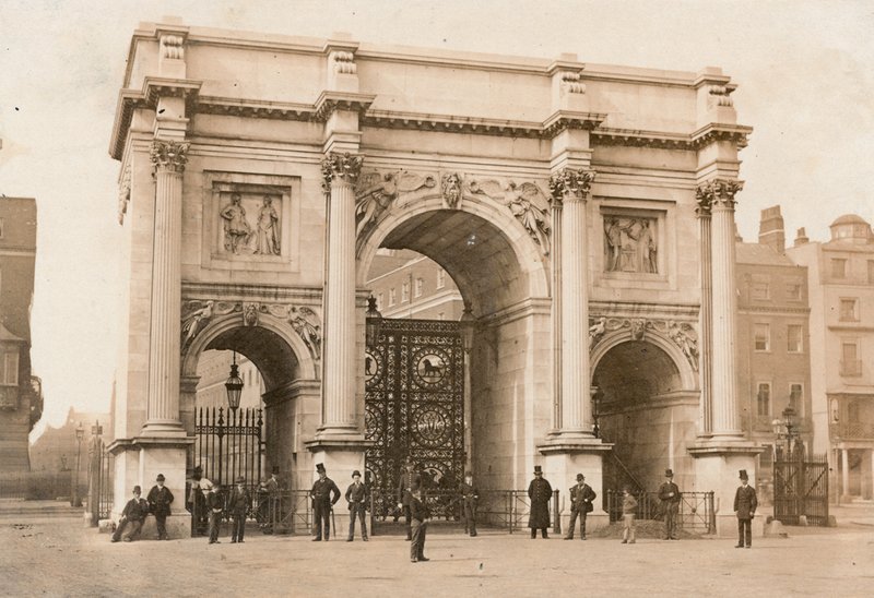 Marble Arch, Oxford Street, London alkotó: English Photographer