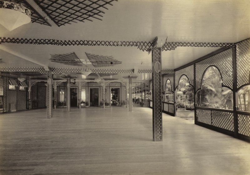 Marine Hotel, Bálterem, 1920 alkotó: English Photographer