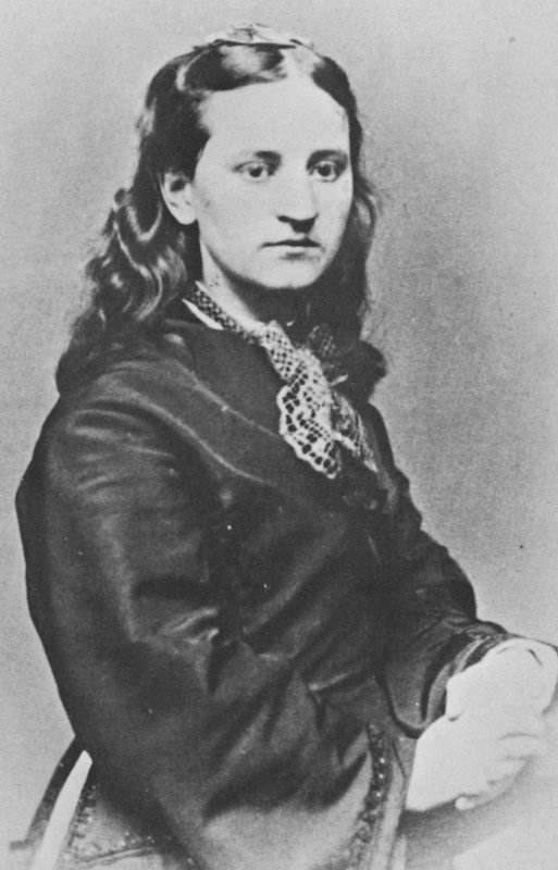 Mary Aitken Carlyle (f/w fotó) alkotó: English Photographer