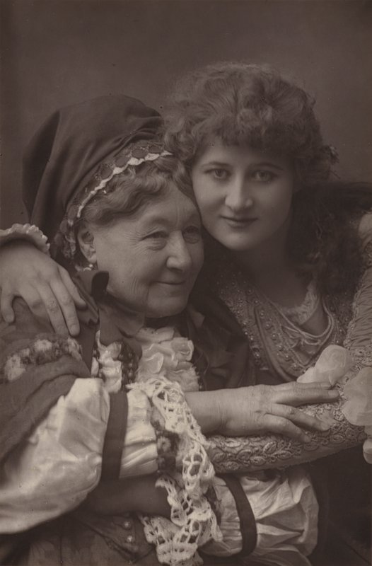 Mary Anderson és Mrs Stirling alkotó: English Photographer