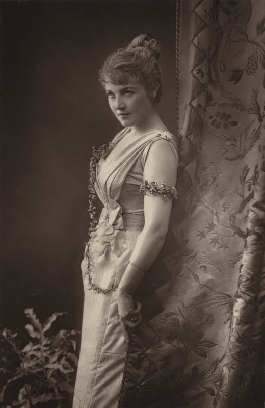 Adelaide Detchon kisasszony alkotó: English Photographer