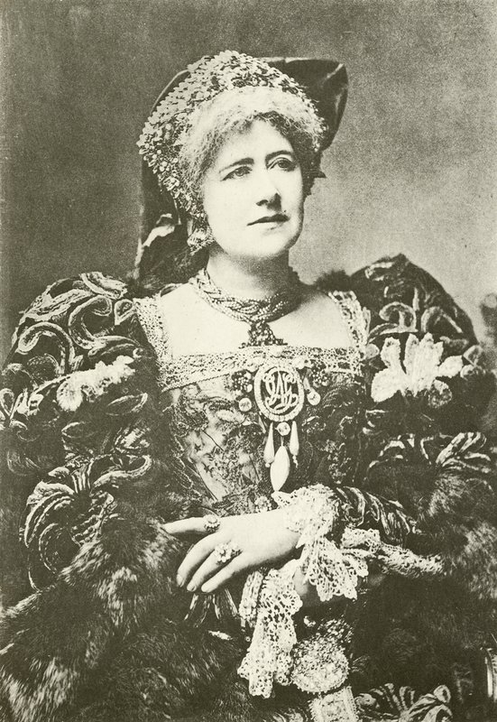 Miss Ellen Terry Katherine királynő szerepében (mélynyomás) alkotó: English Photographer