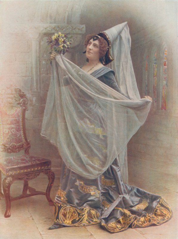 Miss Esme Beringer alkotó: English Photographer
