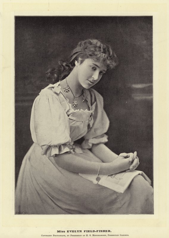 Miss Evelyn Field-Fisher alkotó: English Photographer