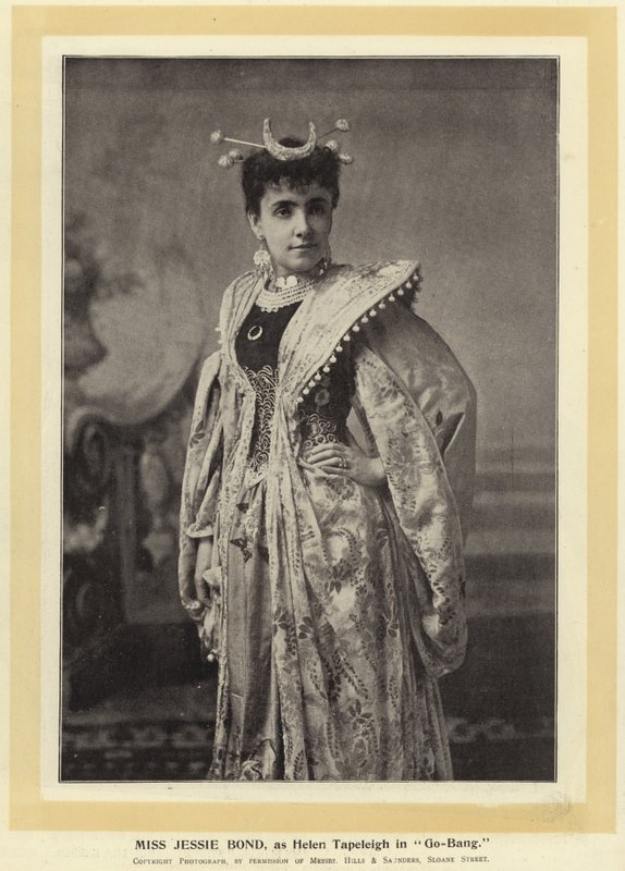 Miss Jessie Bond, mint Helen Tapeleigh a Go-Bangban alkotó: English Photographer