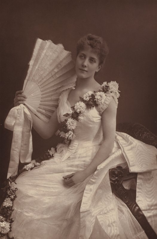 Maude Millett kisasszony alkotó: English Photographer