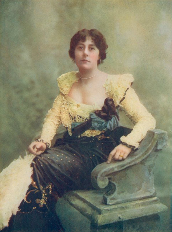 Violet Vanbrugh kisasszony alkotó: English Photographer