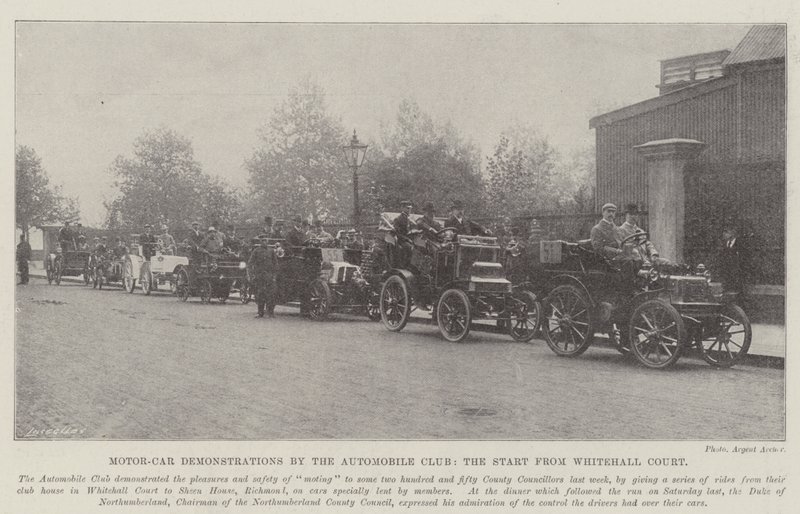 Motor-autó bemutatók az Automobile Club, a Start from Whitehall Court részéről alkotó: English Photographer