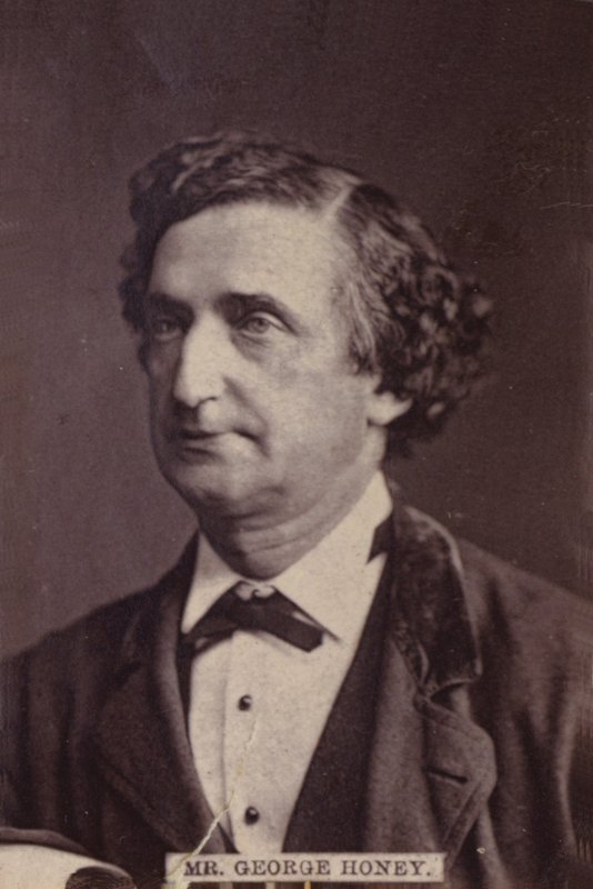 Mr. George Honey alkotó: English Photographer