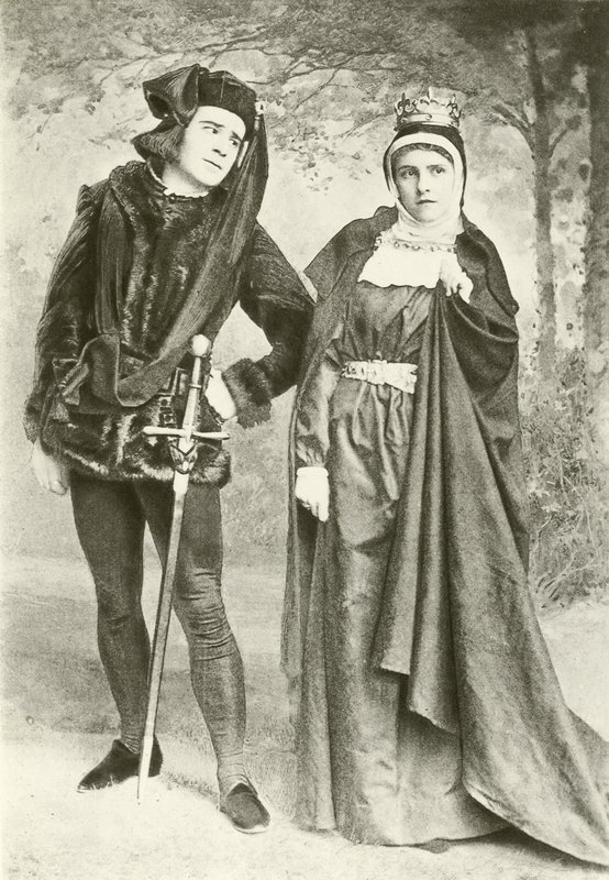 Mr R Mansield és Miss B Cameron mint Richard III és Lady Anne (mélynyomás) alkotó: English Photographer