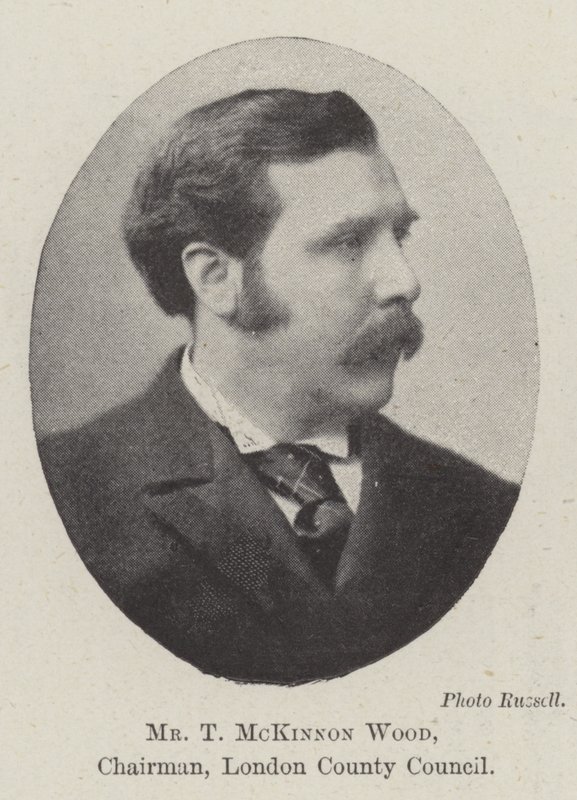 T McKinnon Wood, a London Megyei Tanács elnöke alkotó: English Photographer