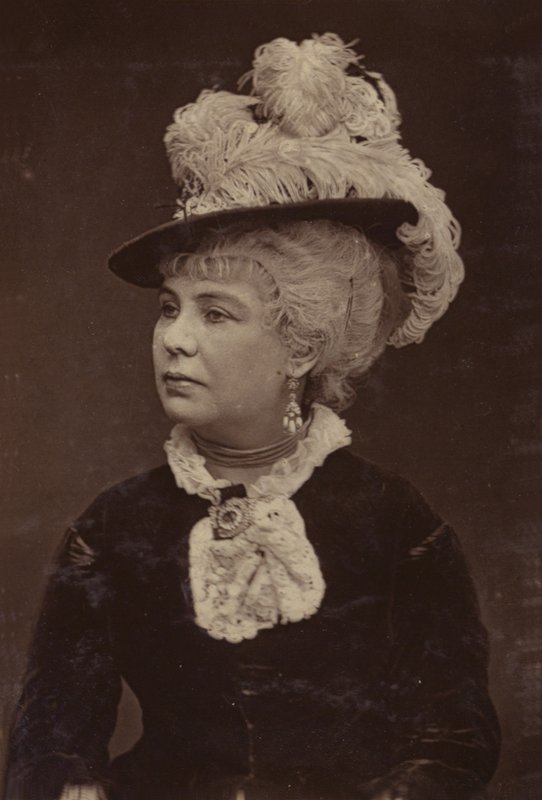 Mrs. Chales Vinert alkotó: English Photographer