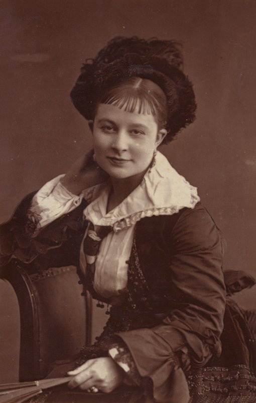 Nellie Power alkotó: English Photographer