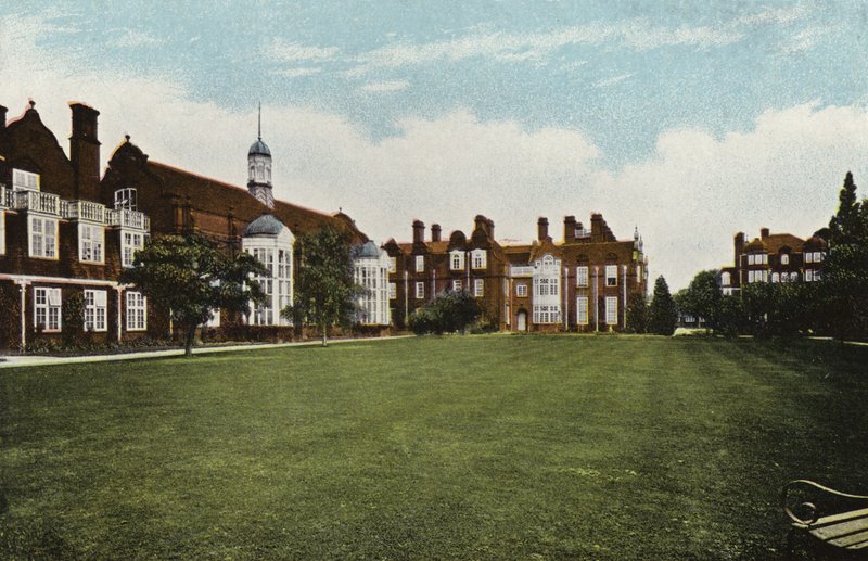 Newnham College, a Three Halls alkotó: English Photographer